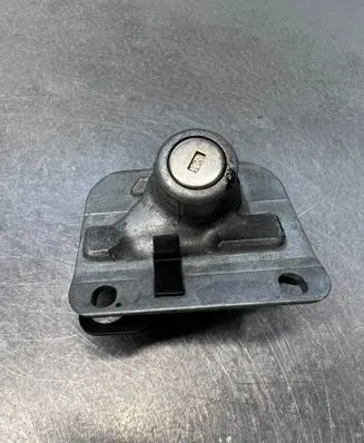 Volvo S60 Tailgate exterior lock 31253043