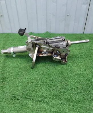 Steering wheel axle set