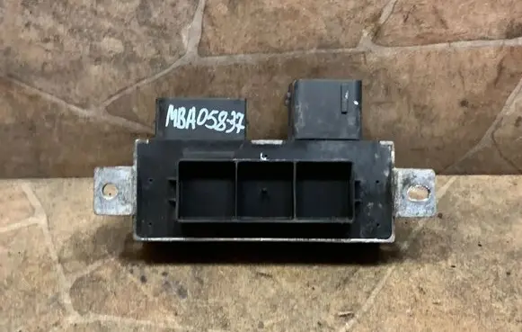Mercedes-Benz B W246 W242 Glow plug pre-heat relay 8200558438