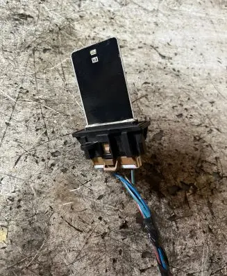 Nissan Almera N16 Heater blower motor/fan resistor 271505M400