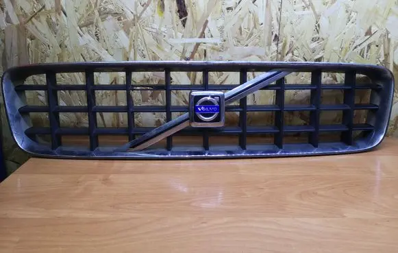 Volvo XC90 Front grill 8620641
