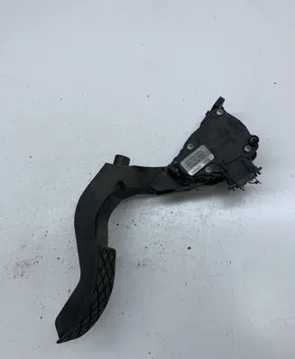 Volkswagen PASSAT B5.5 Accelerator throttle pedal 8D1721523F 6PV00837603