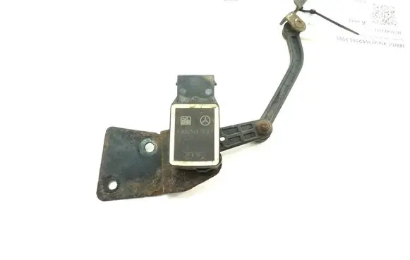Mercedes-Benz GL X164 Air suspension front height level sensor A0105427717