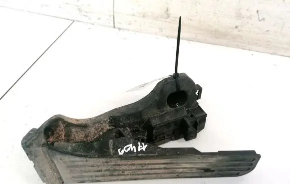 Volkswagen PASSAT B6 Accelerator throttle pedal 1K1721503P