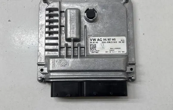 Volkswagen Transporter - Caravelle T6 Engine control unit/module 04L907445 28471862