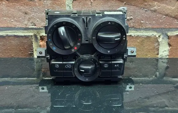 Mercedes-Benz Vito Viano W639 Climate control unit A6399060100 C9316005 5HB00851217