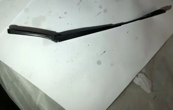 Volkswagen PASSAT B6 Windshield/front glass wiper blade 