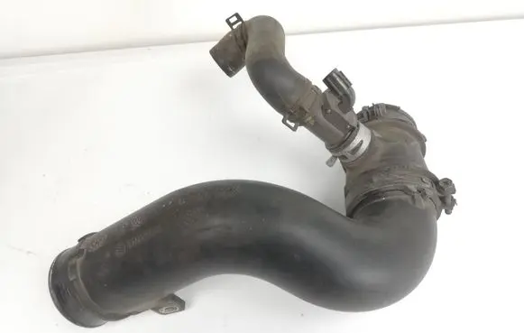 Mazda 3 II Air intake hose/pipe SH0113231