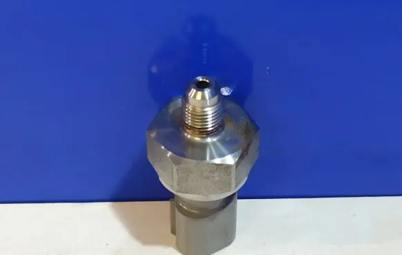 Fuel pressure sensor