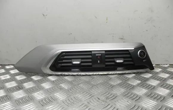 BMW X3 G01 Dash center air vent grill 9371467