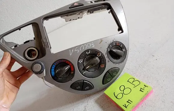 Ford Focus Central console control unit 4H30102327014 98AB15000CCW
