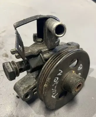 Hyundai Tucson JM Power steering pump 571002E000 5222A08 571002E00