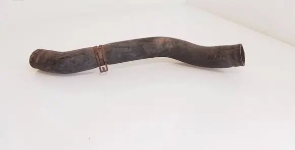 Volkswagen PASSAT B5.5 Engine coolant pipe/hose 357121101AB