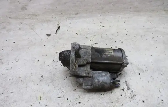 Nissan Qashqai Starter motor 233003359R