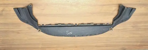 Volvo S40 Front bumper skid plate/under tray 30763681