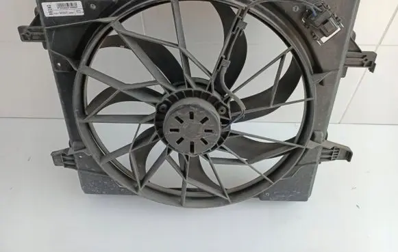 Dodge Durango III Radiator cooling fan shroud 52014524AC