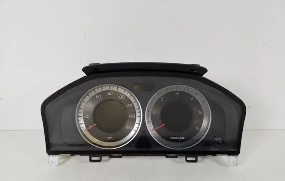 Volvo V60 Speedometer (instrument cluster) 31343330