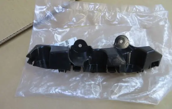 Dacia Duster II Front bumper mounting bracket 622235405R