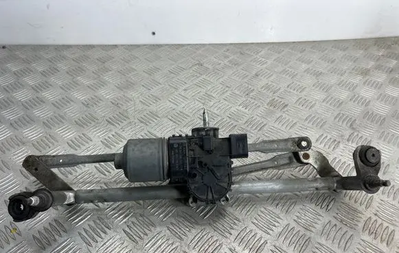 Front wiper linkage and motor