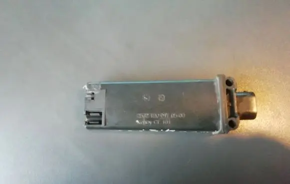 Audi A8 S8 D3 4E Tire pressure sensor 4E0907277 053320401003 002BE00001