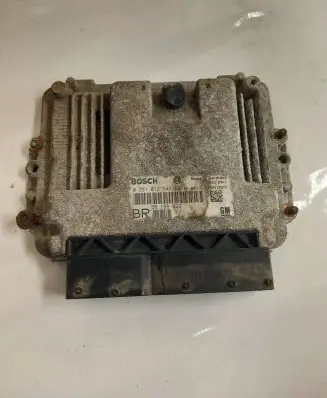 Opel Zafira B Engine control unit/module 55198922 1039S12972 0281012549