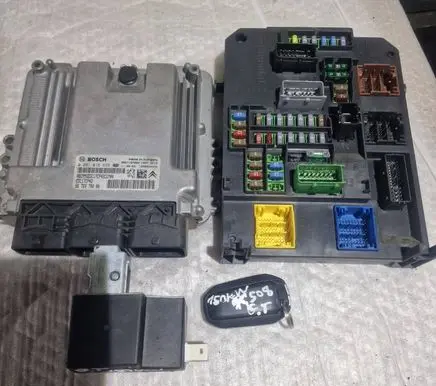 Peugeot 508 Engine ECU kit and lock set 9676379080 0281016635 9667187080