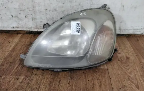Toyota Avensis T220 Headlight/headlamp