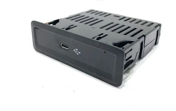 Mercedes-Benz GLE W167 USB socket connector A1678202103