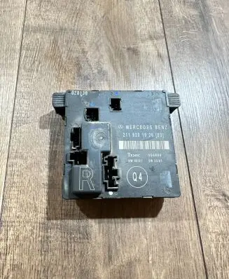 Mercedes-Benz E W211 Door control unit/module 2118201626 356806