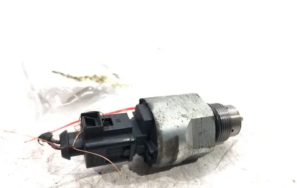 Skoda Rapid (NH) Fuel pressure sensor 