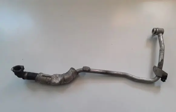 BMW X2 F39 Engine coolant pipe/hose 8589047