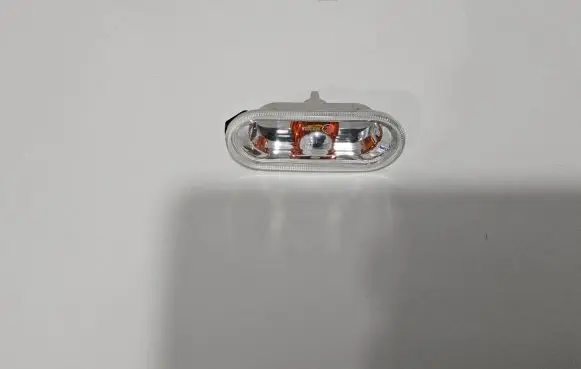 Front fender indicator light