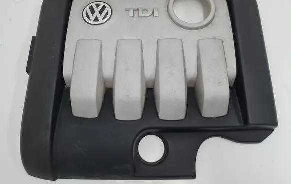 Volkswagen Touran I Engine cover (trim) 03G103925B
