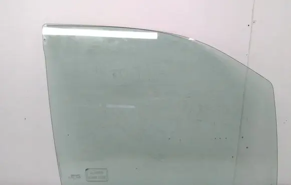 Peugeot 806 Front door window glass four-door