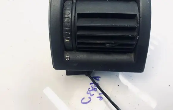 Opel Astra G Dash center air vent grill