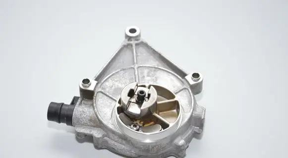 BMW 4 F32 F33 Vacuum pump 7622380