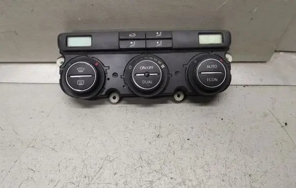 Volkswagen PASSAT B6 Climate control unit