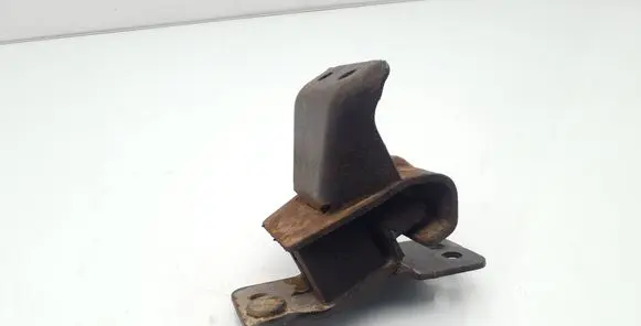 Mitsubishi Pajero Engine mount bracket MR198012