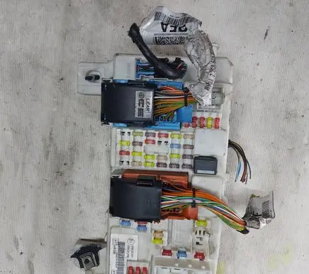 Ford Kuga I Fuse module 7M5T14A073JF 9F015F XX5XXDXFV600
