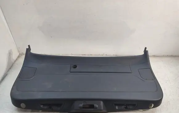 Tailgate trim