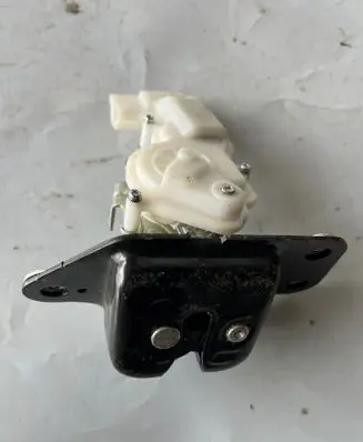 Dodge Durango III Loading door lock 