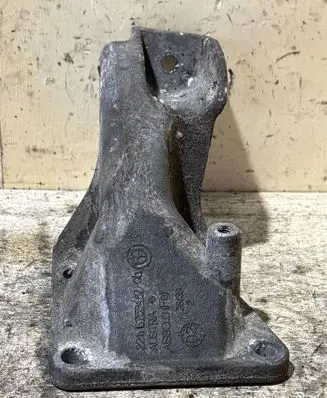 BMW 3 E46 Engine mounting bracket 6759487 22116759487 22116765965
