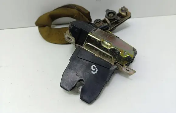 Volvo S60 Tailgate/trunk/boot lock/catch/latch 8652398
