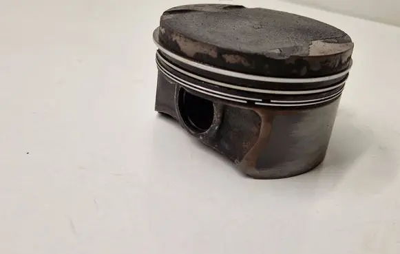 BMW 7 E38 Piston 11251437036 84L53 1437036