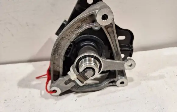 Renault Clio V Gear selector/shifter in gearbox 319E62690R