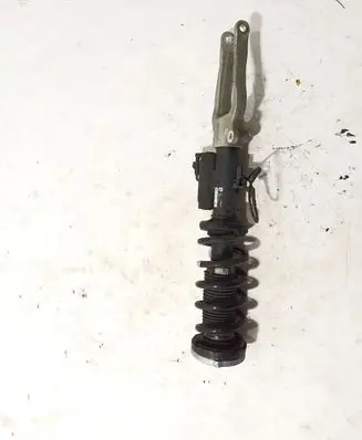 BMW 5 G30 G31 Front shock absorber/damper 6866396