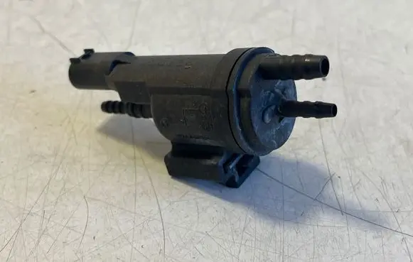 Mercedes-Benz GLB X247 Turbo solenoid valve A0005003201