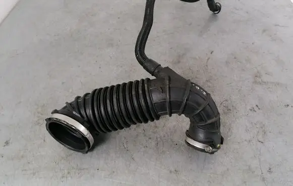 Audi A4 S4 B8 8K Air intake hose/pipe 03G129629E