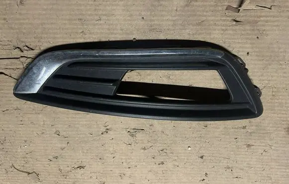 Ford Focus Front bumper lower grill 1EB15A298B