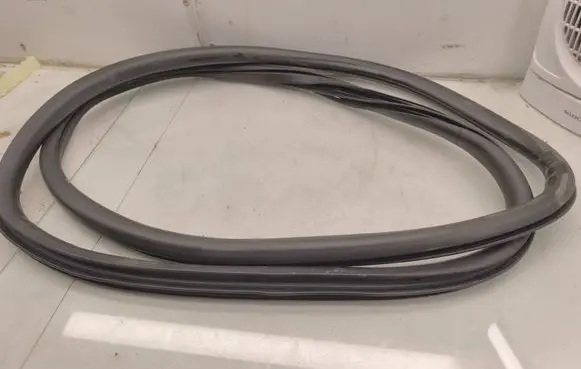 Volvo V40 Front door rubber seal 31385841